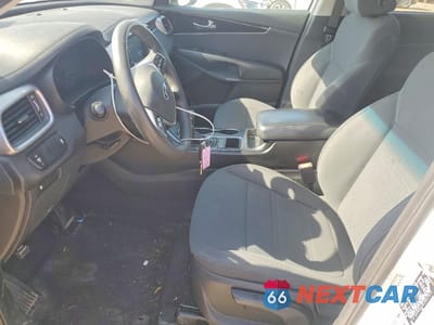 Zdjęcie 7 z 14 samochodu: 2020 KIA SORENTO L VIN:5XYPG4A36LG647477 - miniatura