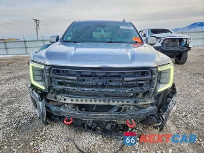 Piąte zdjęcie samochodu w środku: 2021 GMC YUKON XL K1500 AT4 VIN:1GKS2HKD7MR281625 - miniatura
