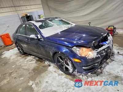 Czwarte zdjęcie samochodu z boku: 2014 MERCEDES-BENZ C 300 4MATIC VIN:WDDGF8AB7EA896994 - miniatura