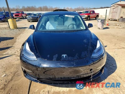 Piąte zdjęcie samochodu w środku: 2023 TESLA MODEL 3 VIN:5YJ3E1EAXPF382569 - miniatura