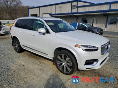 Czwarte zdjęcie samochodu z boku: 2023 VOLVO XC90 ULTIMATE VIN:YV4H60CA3P1910863 - miniatura