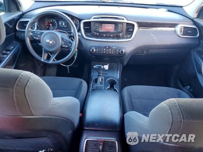 Zdjęcie 8 z 12 samochodu: 2017 KIA SORENTO LX V6 VIN:5XYPG4A57HG189439 - miniatura