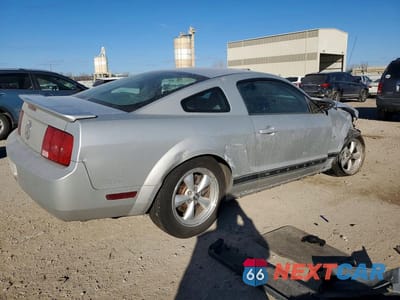 Trzecie zdjęcie samochodu z tyłu: 2007 FORD MUSTANG VIN:1ZVFT80N275243315 - miniatura