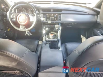 Zdjęcie 8 z 13 samochodu: 2017 JAGUAR XF PRESTIGE VIN:SAJBK4BV0HCY39533 - miniatura