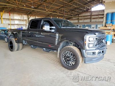 Czwarte zdjęcie samochodu z boku: 2024 FORD F350 SUPER DUTY VIN:1FT8W3DM0RED69960 - miniatura