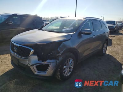 2017 KIA SORENTO LX 5XYPGDA38HG269525 - główne zdjęcie licytacji z USA - miniatura