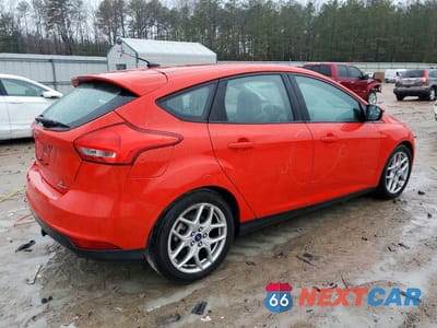 Trzecie zdjęcie samochodu z tyłu: 2015 FORD FOCUS SE VIN:1FADP3K21FL302679 - miniatura