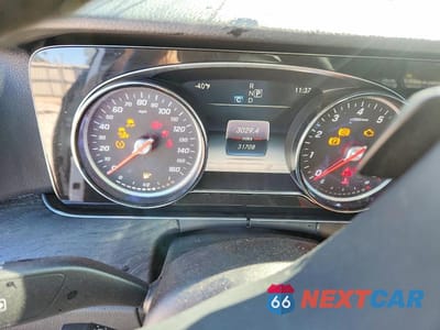 Zdjęcie 9 z 11 samochodu: 2018 MERCEDES-BENZ E 300 VIN:WDDZF4JB0JA355457 - miniatura