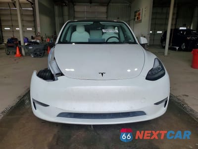 Piąte zdjęcie samochodu w środku: 2021 TESLA MODEL Y VIN:5YJYGAEE8MF301812 - miniatura
