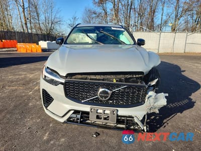 Piąte zdjęcie samochodu w środku: 2025 VOLVO XC60 ULTRA VIN:YV4H60RM1S1017066 - miniatura