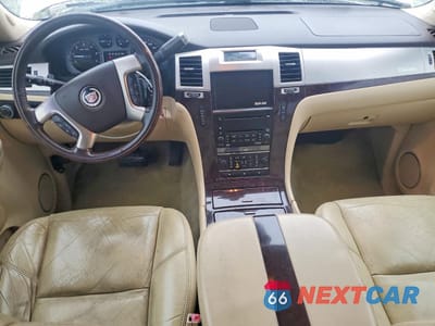 Zdjęcie 8 z 13 samochodu: 2007 CADILLAC ESCALADE ESV VIN:1GYFK66877R294307 - miniatura