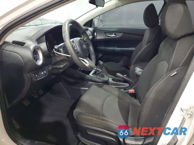 Zdjęcie 7 z 12 samochodu: 2019 KIA FORTE FE VIN:3KPF24AD3KE073113 - miniatura