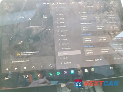 Zdjęcie 9 z 11 samochodu: 2022 TESLA MODEL Y VIN:7SAYGDEE7NF421123 - miniatura