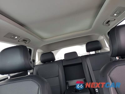 Zdjęcie 10 z 12 samochodu: 2018 VOLKSWAGEN TIGUAN SE VIN:3VV2B7AXXJM218874 - miniatura