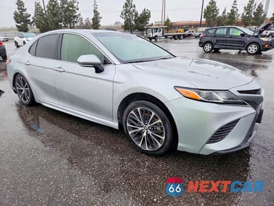 Czwarte zdjęcie samochodu z boku: 2018 TOYOTA CAMRY L VIN:JTNB11HK8J3049833 - miniatura
