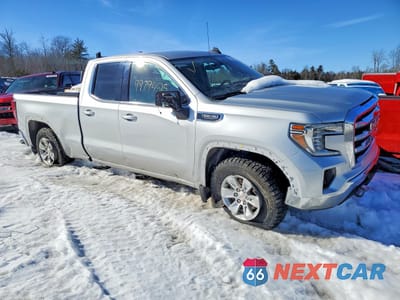 Czwarte zdjęcie samochodu z boku: 2021 GMC SIERRA K1500 SLE VIN:1GTR9BED7MZ180955 - miniatura