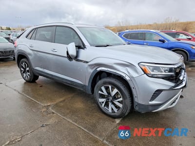 Czwarte zdjęcie samochodu z boku: 2020 VOLKSWAGEN ATLAS CROSS SPORT SE VIN:1V24C2CA5LC202701 - miniatura