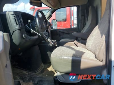Zdjęcie 7 z 14 samochodu: 2022 CHEVROLET EXPRESS G3500 DELIVERY TRUCK VIN:1GB3GSC78N1257166 - miniatura