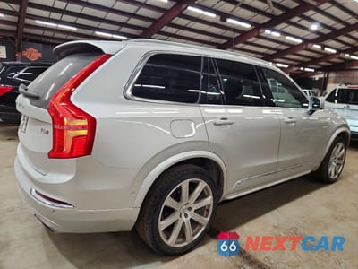 Trzecie zdjęcie samochodu z tyłu: 2018 VOLVO XC90 T6 VIN:YV4A22PL0J1364339 - miniatura