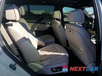 Zdjęcie 11 z 13 samochodu: 2022 BMW X7 M50I VIN:5UXCX6C02N9L77440 - miniatura
