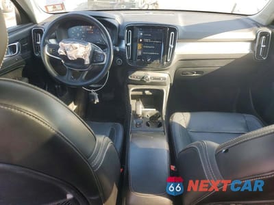 Zdjęcie 8 z 12 samochodu: 2019 VOLVO XC40 T5 MOMENTUM VIN:YV4162XZ0K2008199 - miniatura