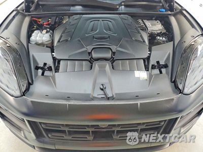 Zdjęcie 12 z 13 samochodu: 2024 PORSCHE CAYENNE TURBO GT VIN:WP1BK2AY2RDA72499 - miniatura