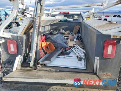 Zdjęcie 10 z 12 samochodu: 2019 GMC SIERRA K2500 UTILITY / SERVICE TRUCK VIN:2GD22NEG8K1142721 - miniatura