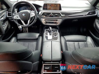 Zdjęcie 8 z 12 samochodu: 2019 BMW 740 I VIN:WBA7E2C50KB218298 - miniatura