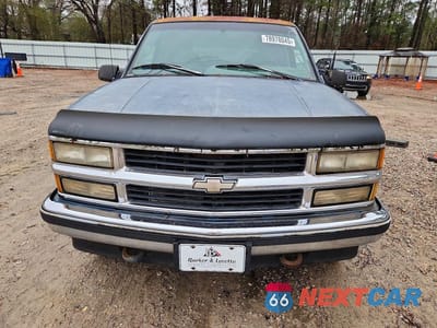 Piąte zdjęcie samochodu w środku: 1995 CHEVROLET TAHOE K1500 VIN:1GNEK13K2SJ386427 - miniatura