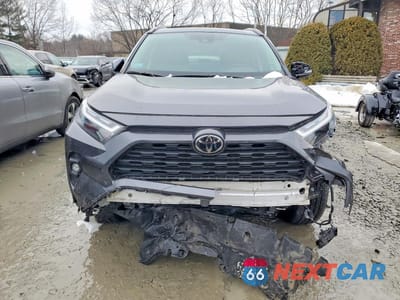 Piąte zdjęcie samochodu w środku: 2024 TOYOTA RAV4 XLE PREMIUM VIN:2T3A1RFV3RC396427 - miniatura