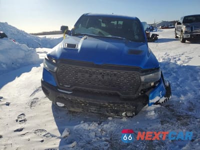 Piąte zdjęcie samochodu w środku: 2025 RAM TRUCKS 1500 REBEL VIN:1C6SRFLP4SN532651 - miniatura