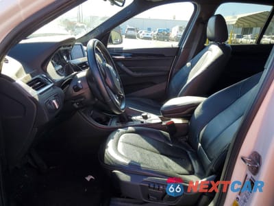 Zdjęcie 7 z 13 samochodu: 2018 BMW X1 SDRIVE28I VIN:WBXHU7C34J5H40120 - miniatura