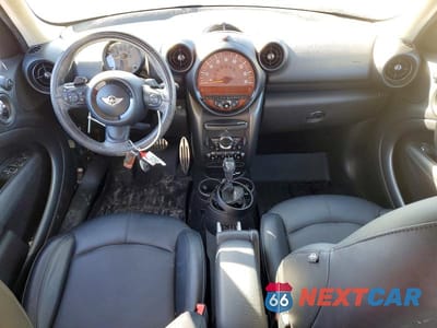 Zdjęcie 8 z 12 samochodu: 2016 MINI COUNTRYMAN VIN:WMWZC5C56GWU02239 - miniatura