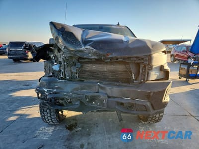 Piąte zdjęcie samochodu w środku: 2020 CHEVROLET SILVERADO K1500 VIN:3GCUYAEF0LG337118 - miniatura