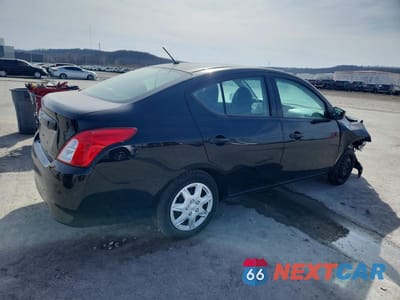 Trzecie zdjęcie samochodu z tyłu: 2017 NISSAN VERSA S VIN:3N1CN7AP8HL879025 - miniatura