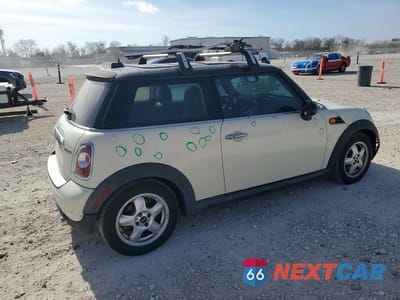 Trzecie zdjęcie samochodu z tyłu: 2011 MINI COOPER VIN:WMWSU3C59BT094867 - miniatura