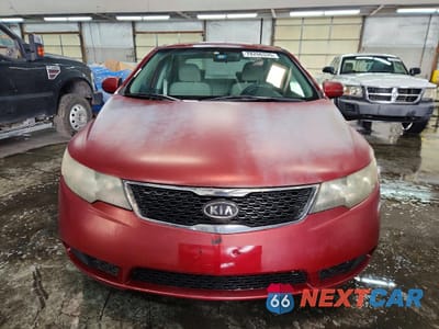 Piąte zdjęcie samochodu w środku: 2011 KIA FORTE EX VIN:KNAFU4A21B5361410 - miniatura