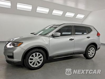 2017 NISSAN ROGUE S KNMAT2MT9HP608209 - główne zdjęcie licytacji z USA - miniatura