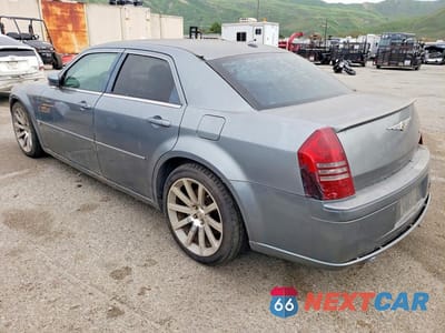 Drugie zdjęcie samochodu z przodu: 2006 CHRYSLER 300C SRT-8 VIN:2C3KA73W56H330692 - miniatura