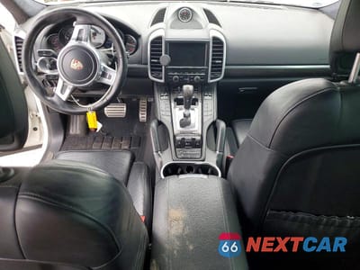 Zdjęcie 8 z 13 samochodu: 2013 PORSCHE CAYENNE GTS VIN:WP1AD2A25DLA71668 - miniatura