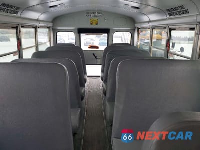 Zdjęcie 6 z 10 samochodu: 2011 THOMAS MINOTOUR G4500 - SCHOOL BUS VIN:1GB6G5BG0B1104891 - miniatura