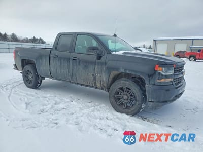 Czwarte zdjęcie samochodu z boku: 2019 CHEVROLET SILVERADO LD K1500 CUSTOM VIN:2GCVKMEC2K1173150 - miniatura