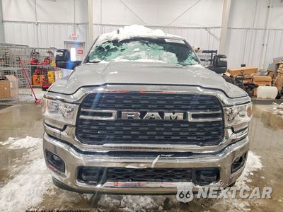Piąte zdjęcie samochodu w środku: 2024 RAM 2500 BIG HORN VIN:3C6UR5DL9RG348839 - miniatura
