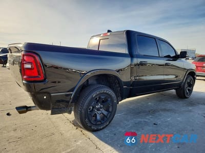 Trzecie zdjęcie samochodu z tyłu: 2025 RAM 1500 BIG HORN VIN:3C6RREFP9S4500518 - miniatura