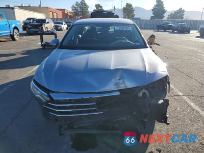 Piąte zdjęcie samochodu w środku: 2019 VOLKSWAGEN JETTA S VIN:3VWC57BU5KM241718 - miniatura