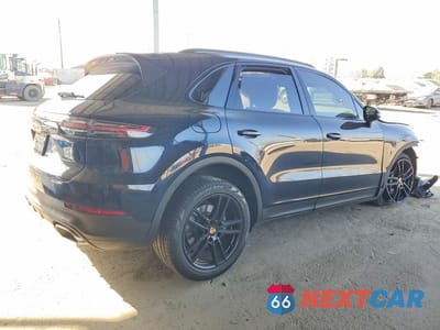 Trzecie zdjęcie samochodu z tyłu: 2020 PORSCHE CAYENNE VIN:WP1AA2AY7LDA08867 - miniatura