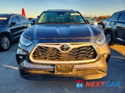 Piąte zdjęcie samochodu w środku: 2023 TOYOTA HIGHLANDER L VIN:5TDKDRAH9PS046469 - miniatura