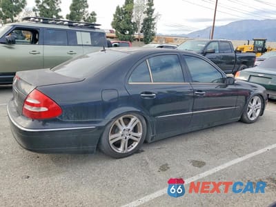 Trzecie zdjęcie samochodu z tyłu: 2005 MERCEDES-BENZ E 500 VIN:WDBUF70J75A706030 - miniatura