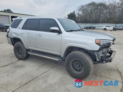 Czwarte zdjęcie samochodu z boku: 2018 TOYOTA 4RUNNER SR5 VIN:JTEZU5JR5J5187418 - miniatura