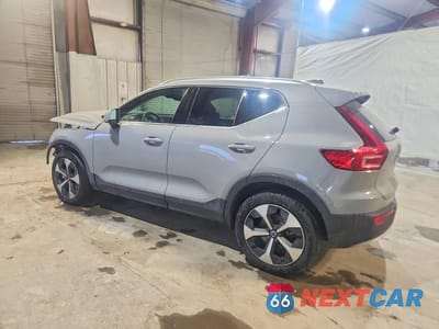 Drugie zdjęcie samochodu z przodu: 2025 VOLVO XC40 CORE VIN:YV4L12UJ6S2475097 - miniatura